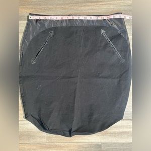 Women’s‎ skirt